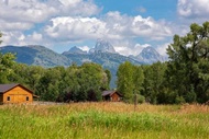 Private Acreage - Teton Meadow Grand View Cabin