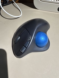 Logitech 軌跡球滑鼠