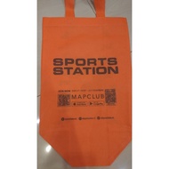 Shopping bag sport station