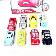 Hộp 8 chiếc xe Mcqueen bằng nhựa chạy bánh đà