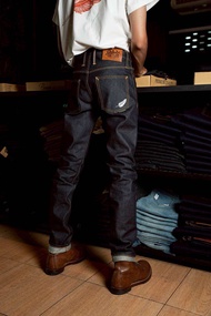 Pinion X Lanna denim 21ozรุ่นนินจาปักขาวมีทรงกะบอกเล็กและกะบอกตรง