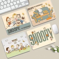 snoopy mouse pad 滑鼠墊 鼠標墊 檯墊 office 辦公用品 lucy 史努比 史路比 peanuts 查理布朗 Charlie brown 公仔 實用 卡通 日用品