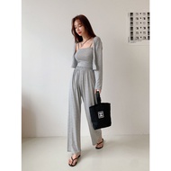 Three sets / P00000BR