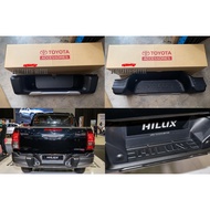 ORIGINAL TOYOTA HILUX REVO GUN125 GUN126 REAR BUMPER CENTER COVER