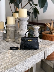 กระเป๋าสะพายข้างผู้หญิงสีขาว ดีไซน์ใหม่ Kelly