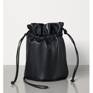 Popular BOTTEGA VENETA bucket bag