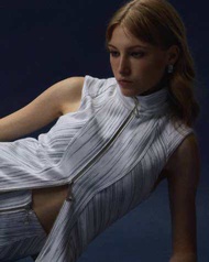 AOP Archive - Zippered Sleeveless Top เสื้อแขนกุด คอปีน คอปก ซิปหน้า