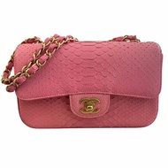 CHANEL 香奈兒 A69900 CF 20 口蓋包 蟒蛇皮 粉色 金釦