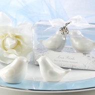[ Valentine Day Gift Idea ] Love Birds in the Window Salt and Pepper Shakers Berkat Favors Gift set
