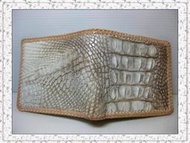 **精選泰國珍珠魚 / 鱷魚皮件精品店**鱷魚皮夾 / 短夾系列(163)中鱷背腹**手工牛皮織邊 / 保證真品**