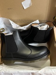 Dr.Martens 馬汀 英國 馬汀大夫 經典 2976 黑  硬皮 英倫 百搭 無鞋帶 男/女