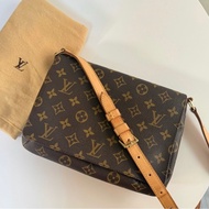 ✔️ LV Louis Vuitton 路易威登 MonogramM51257 橫式王菲包/肩背包