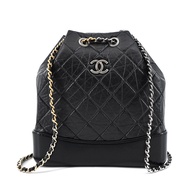 CHANEL GABRIELLE 經典雙C LOGO小牛皮流浪後背包(黑色)/平行輸入