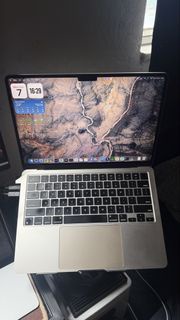 MacBook Air 13 inches M3 16G ram 512G ssd