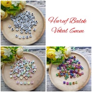 100pcs Acrylic Letter Beads Loose Seed Beads Spacer Alphabet Letter Beads Monte Letter Box