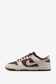 Dunk 低筒鞋 Night Maroon and Medium Soft Pink