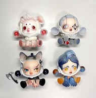 Pop Mart 泡泡瑪特 SKULLPANDA 「食夢動物系列」盲盒公仔