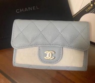 Chanel V紋羊皮經典小號口蓋銀包卡包 水藍色