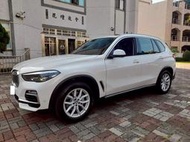 2019年 BMW X5【3.0 白色 xDrive 40i 總代理旗艦版 M版方向盤套件 無線充電盤 影音 附SAVE