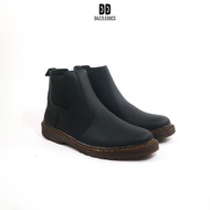 CHELSEA DAZZLEDOCS x YOUNG Shoes Chelsea Boots Men's Boots BlackWanita