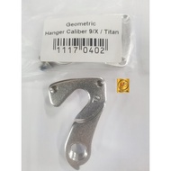 Geometric hanger Caliber 9 X Caliber TITAN