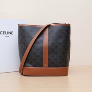 CELINE Triomphe凱旋門標誌印花Canvas水桶包中號27老花PVC金扣肩背包
