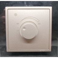 SIMON I7 CHAMPAGNE 200 WATT DIMMER SWITCH