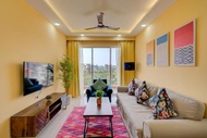 Premium 2BHK -10 min to GOI airport & beach -Pool access -Balcony with city view