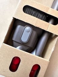 Dyson 二合一細縫吸頭+ 窄隙清潔吸頭 全新Dyson原廠， Dyson V7之後型號岩用（V7 V8 V10 V11 V12 V15 V8 slim digital slim )