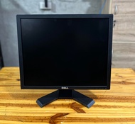 จอคอมพิวเตอร์ DELL สีดำ Black 19 นิ้ว จอ VGA จอสแคว์สภาพดี คอมมือ2 คอมพิวเตอร์มือ2