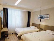 Yijia 365 Chain Hotel (Zhengding Meishan Mall Ancient City Branch)