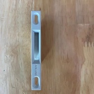 [Bịch 5 cái] - [Chính hãng] Miệng khoá 93 cửa lùa nhôm Xingfa - Vấu chốt sập cửa lùa