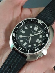 Seiko精工6105-8110跟原裝Tire Tread XGL-731膠帶及原裝錶盒，不散賣。