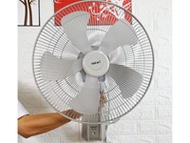 Quạt treo tường Hatari IW18M1