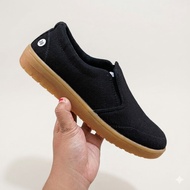 BLACK GUM SLOP SHOES