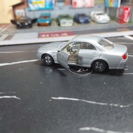 Tomica nissan cedric silver