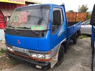 2002年三菱Mitsubishi FUSO堅達Canter，掀頭、六輪、渦輪