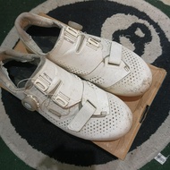 Shimano RC5 cleat shoes size 43 wide