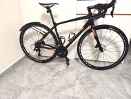 Giant 公路車 | 鋁架碳叉 | SHIMANO 105 22速變速套件 | 油壓碟刹 | 内走綫 | Fulcrum 鋁拎 | Size S