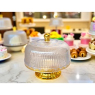 Serving container with legs and lid - aesthetic acrylic cake storage - Kitchenware