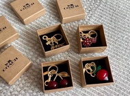 💜Coach蔻馳 鑰匙扣 包包掛件 車鑰匙圈 禮物 Key Chain Bag Hanger Car Keyring Gift