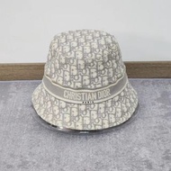 Dior漁夫帽