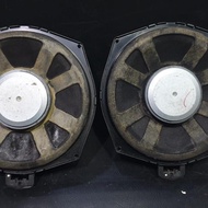 Subwoofer midbass OEM BMW seri 5 2006 up di bawah bangku depan.Kondisi bekas, cabutan, rekondisi dil