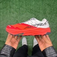 Altra Mont Blanc Carbon 跑步鞋
