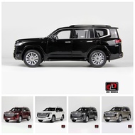LCD 1: 18 Toyota land cruiser land cruiser LC300 ZX Alloy Car Model Ornaments