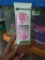 garnier sakura glow face wash