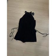 Club monaco size 0 Authentic New Hanging Sign