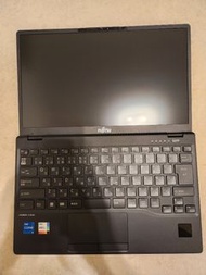 非常輕便！富士通 Fujitsu laptop U9312 i5-1245u 16GB ram 256,512GB,1TB SSD  13.3" 屏幕 windows 11 只有800多g 同平板差唔