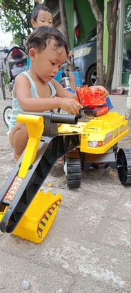 Mainan Truck Excavator / Mobil Dorong Anak Truk Eskavator