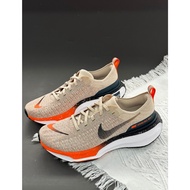 Nike Invincible Run 3 Flyknit Sneakers